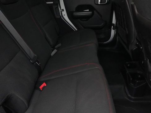 Used 2019 Jeep Wrangler Unlimited Rubicon w/ Steel Bumper Group AWD/4WD image 38