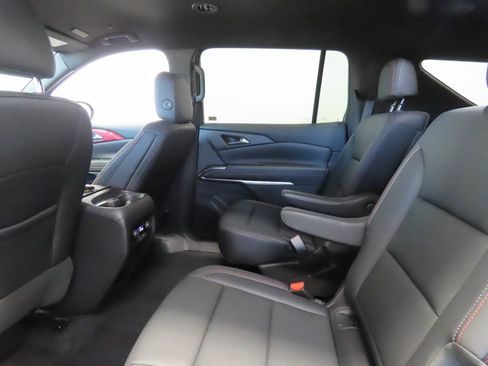 Used 2025 Chevrolet Traverse Z71 AWD/4WD image 16