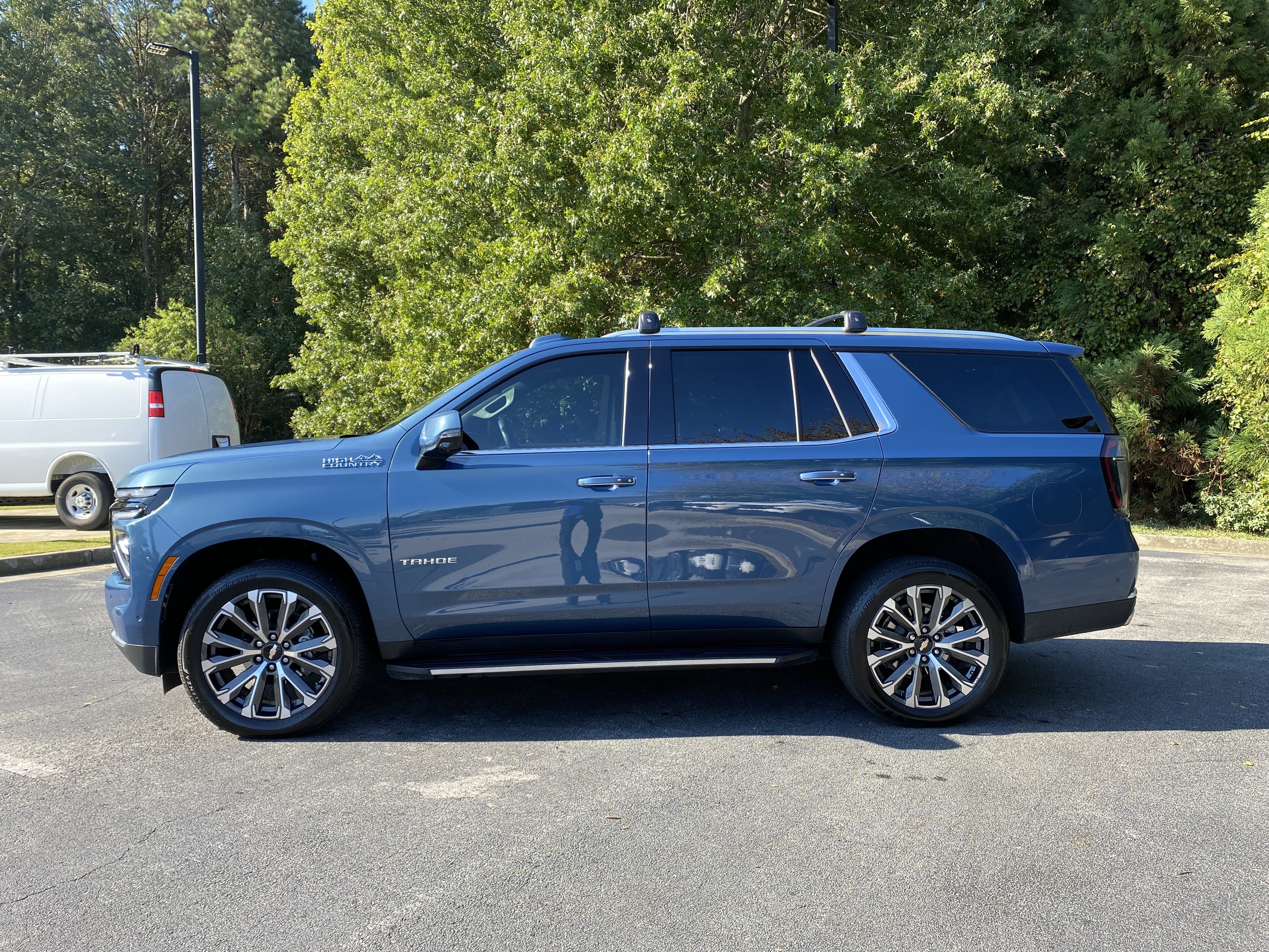 Used 2025 Chevrolet Tahoe High Country AWD/4WD image 6