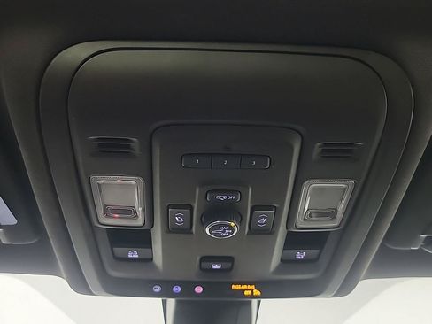 Used 2021 Chevrolet Suburban LT w/ LT Signature Package AWD/4WD image 35