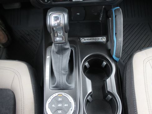 Used 2023 Ford Bronco Wildtrak AWD/4WD image 31