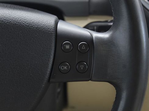 Used 2010 Volkswagen Tiguan SE image 15