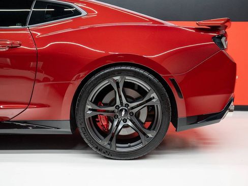 Used 2018 Chevrolet Camaro ZL1 RWD image 26