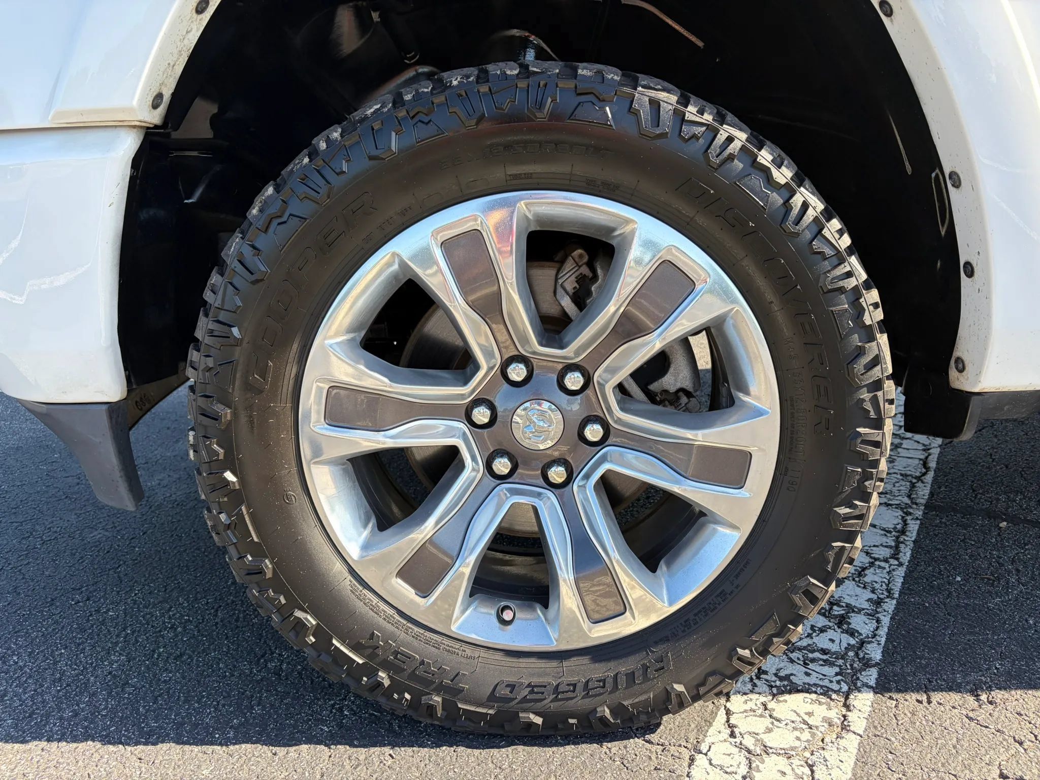 Used 2021 RAM 1500 Limited w/ Body Color Bumper Group AWD/4WD image 10