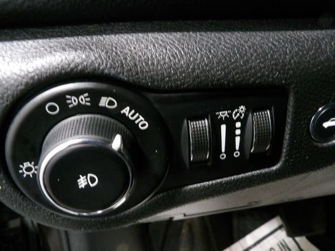 Used 2015 Chrysler 200 C w/ Navigation & Sound Group I FWD image 19