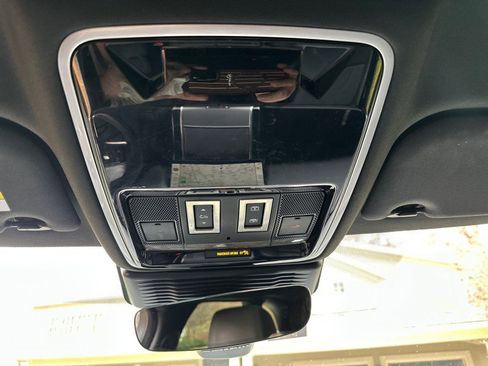 Used 2024 Land Rover Range Rover Velar Dynamic SE image 34