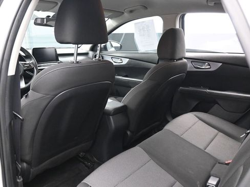Used 2022 Kia Forte LXS FWD image 25
