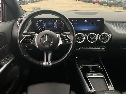 Used 2025 Mercedes-Benz GLA 250 image 13