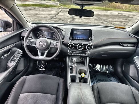 Used 2025 Nissan Sentra SR FWD image 11
