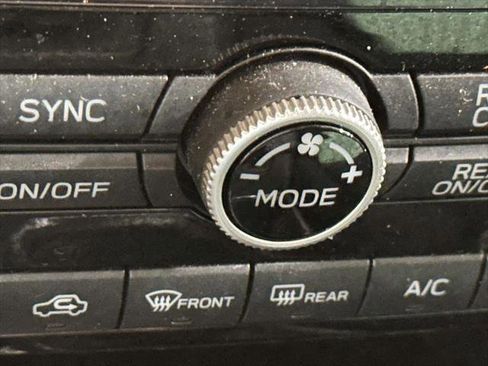 Used 2019 Subaru Ascent 8-Passenger AWD/4WD image 26