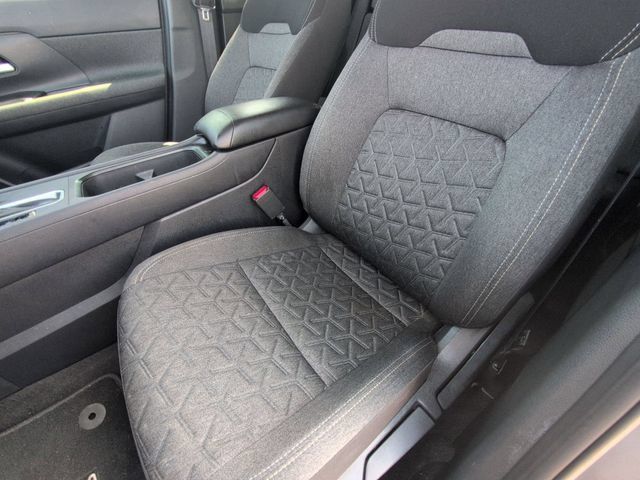 Used 2025 Nissan Kicks SV FWD image 12