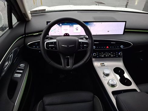 Certified 2026 Genesis GV70 2.5T Advanced image 11