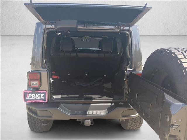 Used 2018 Jeep Wrangler Unlimited Sahara AWD/4WD image 6