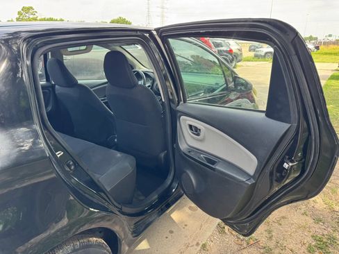 Used 2015 Toyota Yaris SE FWD image 19