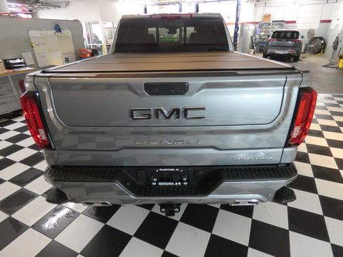 Used 2026 GMC Sierra 1500 Denali Ultimate AWD/4WD image 8