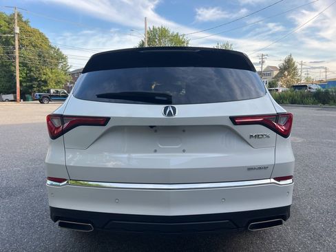 Used 2023 Acura MDX SH-AWD w/ Advance Package image 4