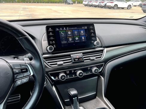 Used 2021 Honda Accord Sport image 7