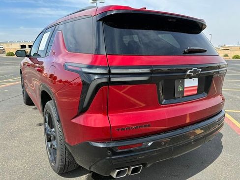 Used 2026 Chevrolet Traverse RS w/ LPO, Floor Liner Package FWD image 4
