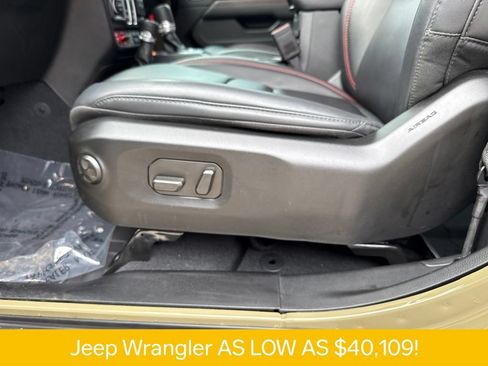 Used 2025 Jeep Wrangler Rubicon w/ Safety Group AWD/4WD image 18