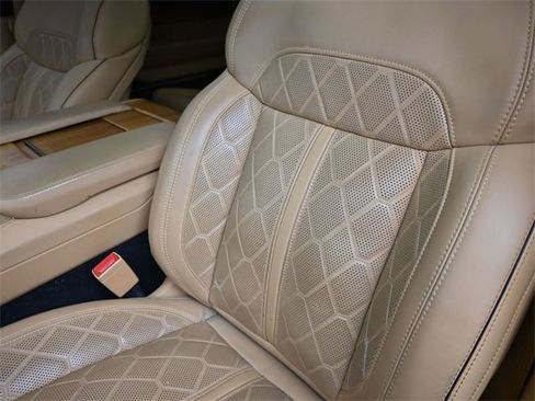 Used 2022 Jeep Grand Wagoneer Series III image 19