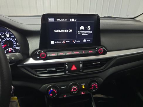Used 2023 Kia Forte LXS w/ LXS Technology Package FWD image 24
