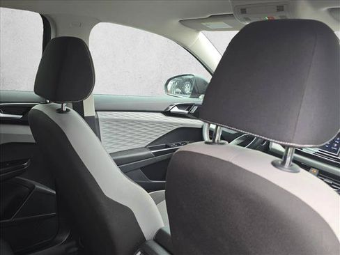 Certified 2023 Volkswagen Taos S FWD image 22