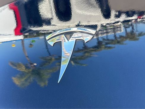 Used 2023 Tesla Model Y Performance image 36