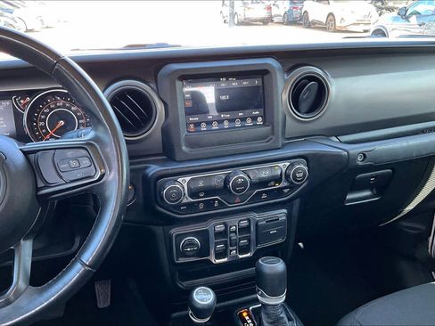 Used 2022 Jeep Gladiator Sport AWD/4WD image 6