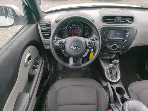 Used 2017 Kia Soul + FWD image 8