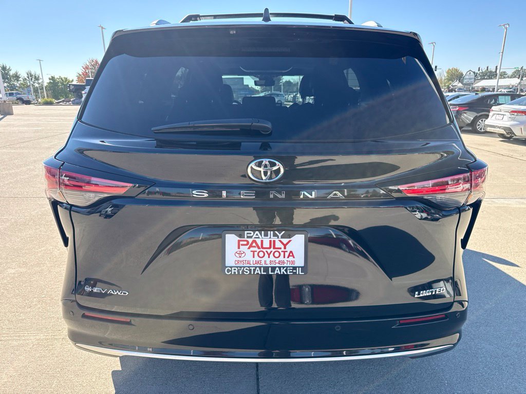 Used 2026 Toyota Sienna Limited AWD/4WD image 4