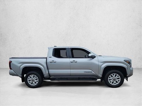 Used 2024 Toyota Tacoma SR5 AWD/4WD image 4