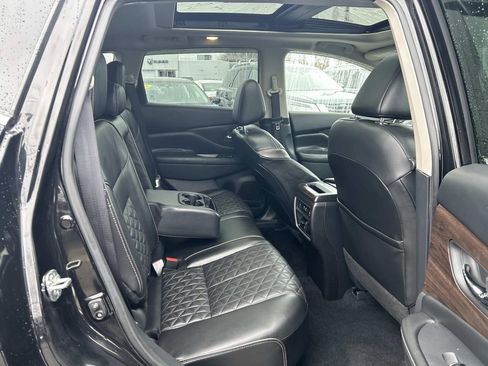 Used 2019 Nissan Murano Platinum w/ Cargo Package image 15