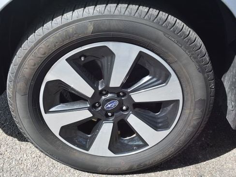 Used 2017 Subaru Forester 2.5i Premium w/ All-Weather Package AWD/4WD image 49