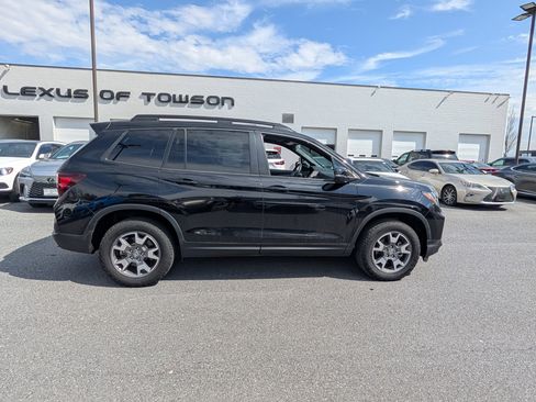 Used 2023 Honda Passport TrailSport image 2