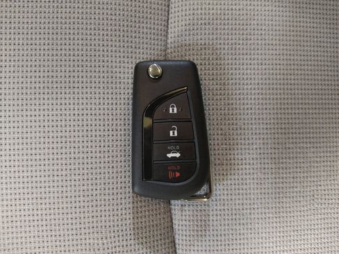 Used 2020 Toyota Corolla LE FWD image 32