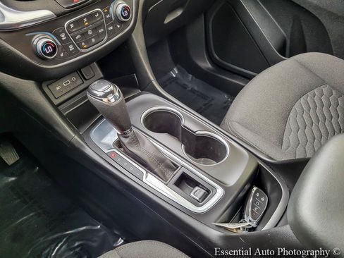 Used 2021 Chevrolet Equinox LT FWD image 24