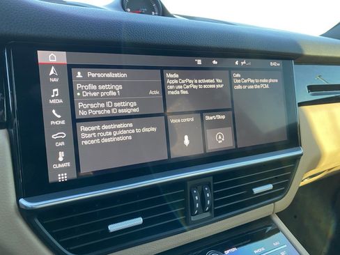 Used 2021 Porsche Cayenne S image 20