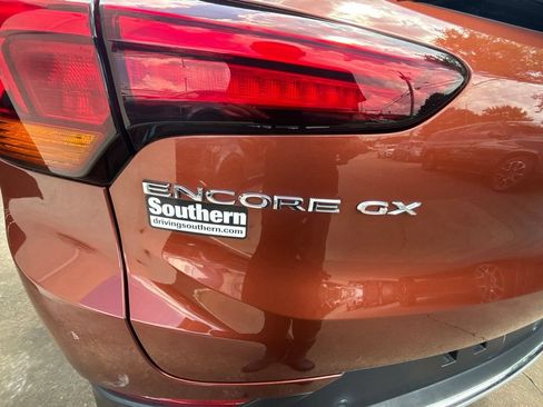 Used 2020 Buick Encore GX Essence w/ Experience Buick Package FWD image 25