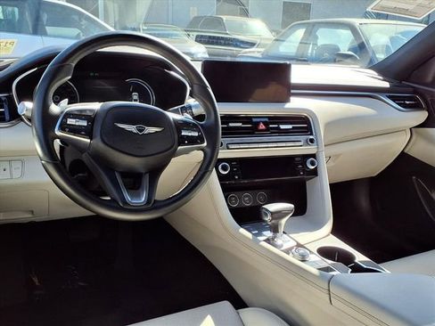 Used 2025 Genesis G70 2.5T image 9