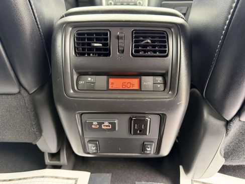 Used 2020 Nissan Pathfinder SL FWD image 32