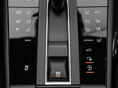 New 2025 Porsche Macan image 21