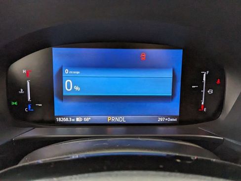 Certified 2025 Ford Escape SE w/ Class II Trailer Tow Package FWD image 22