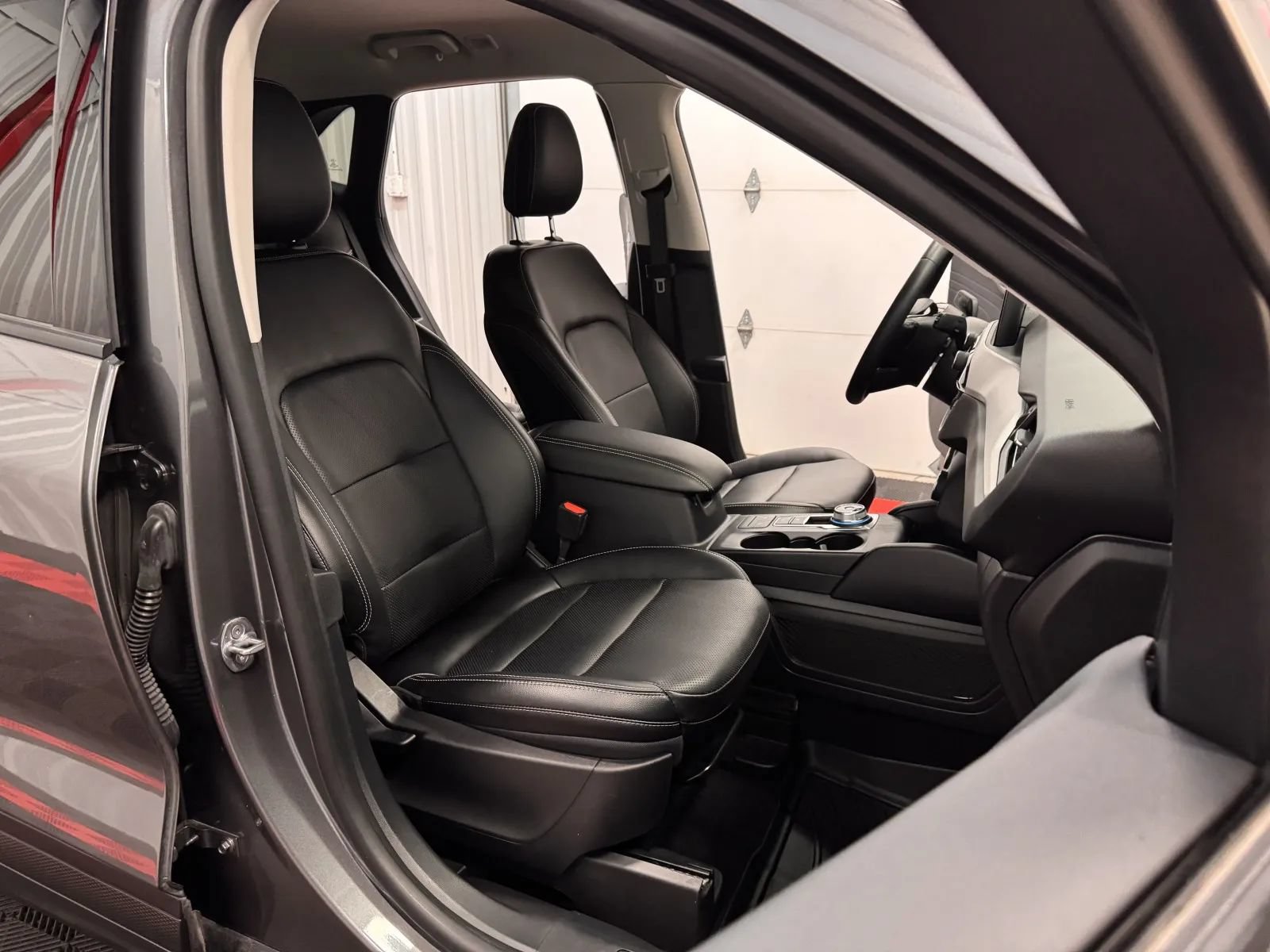 Used 2022 Ford Escape SEL FWD image 42