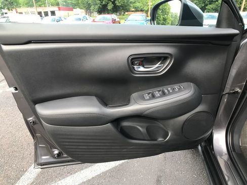 Certified 2023 Honda HR-V LX image 16