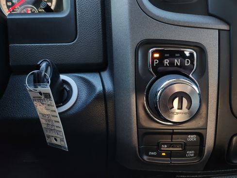 Used 2018 RAM 1500 Express AWD/4WD image 26