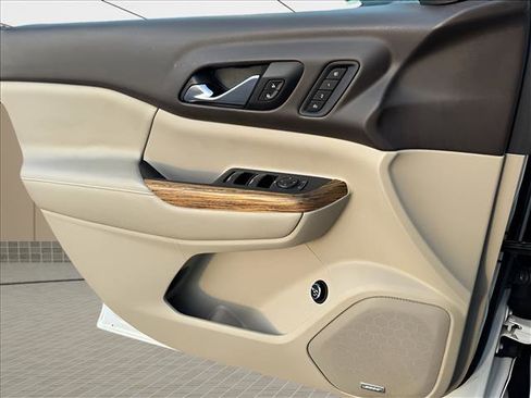 Used 2017 GMC Acadia Denali w/ Technology Package image 19