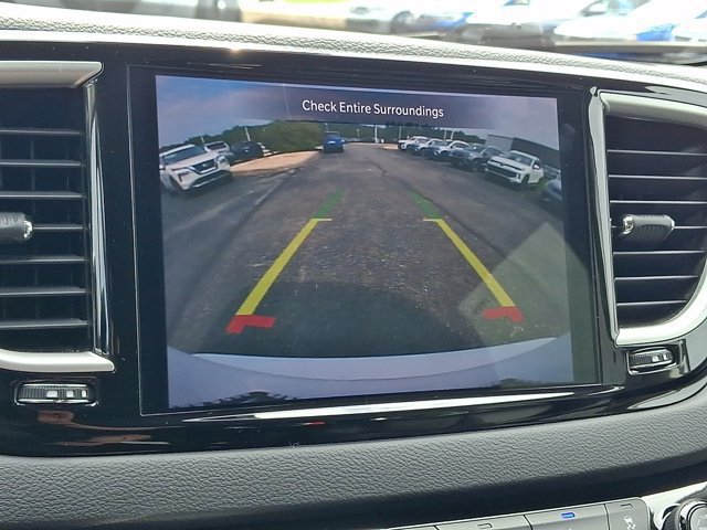 Certified 2023 Chrysler Pacifica Touring-L FWD image 23