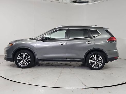 Used 2017 Nissan Rogue SL image 3
