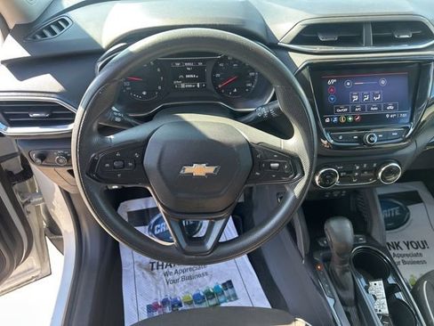 Used 2023 Chevrolet TrailBlazer LT w/ Convenience Package image 17