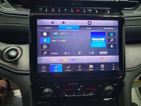 New 2025 Jeep Grand Cherokee Limited w/ Black Appearance Package image 20